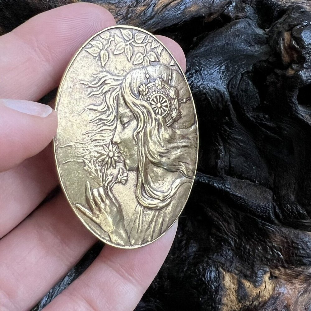 Vintage Art Nouveau Brooch Pin Brass Oval Gold Tone Fairy Woman Embossed Metal - Picture 4 of 9